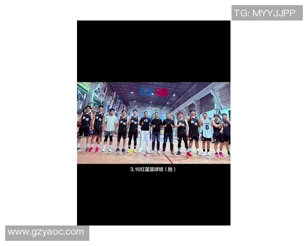 周杰伦与篮球明星亲密合照展现运动与音乐的完美结合